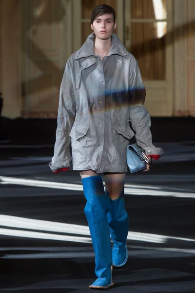 Look 30